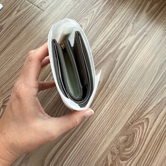 NWT Kate Spade Medium Bifold Wallet – Sage Green - Picture 8 of 9